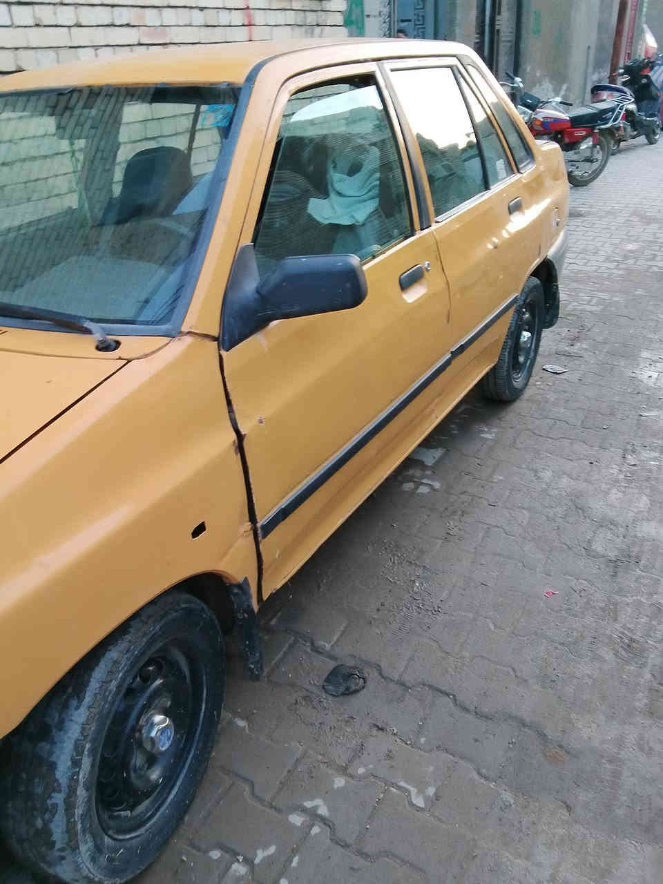 سلام عليكم شباب سايبه لبيع موديل 11 بيه جاملغ أمامي جهه سائق مبدل تبريد عطلان كير محرك خير من الله سعر 22 
***********
