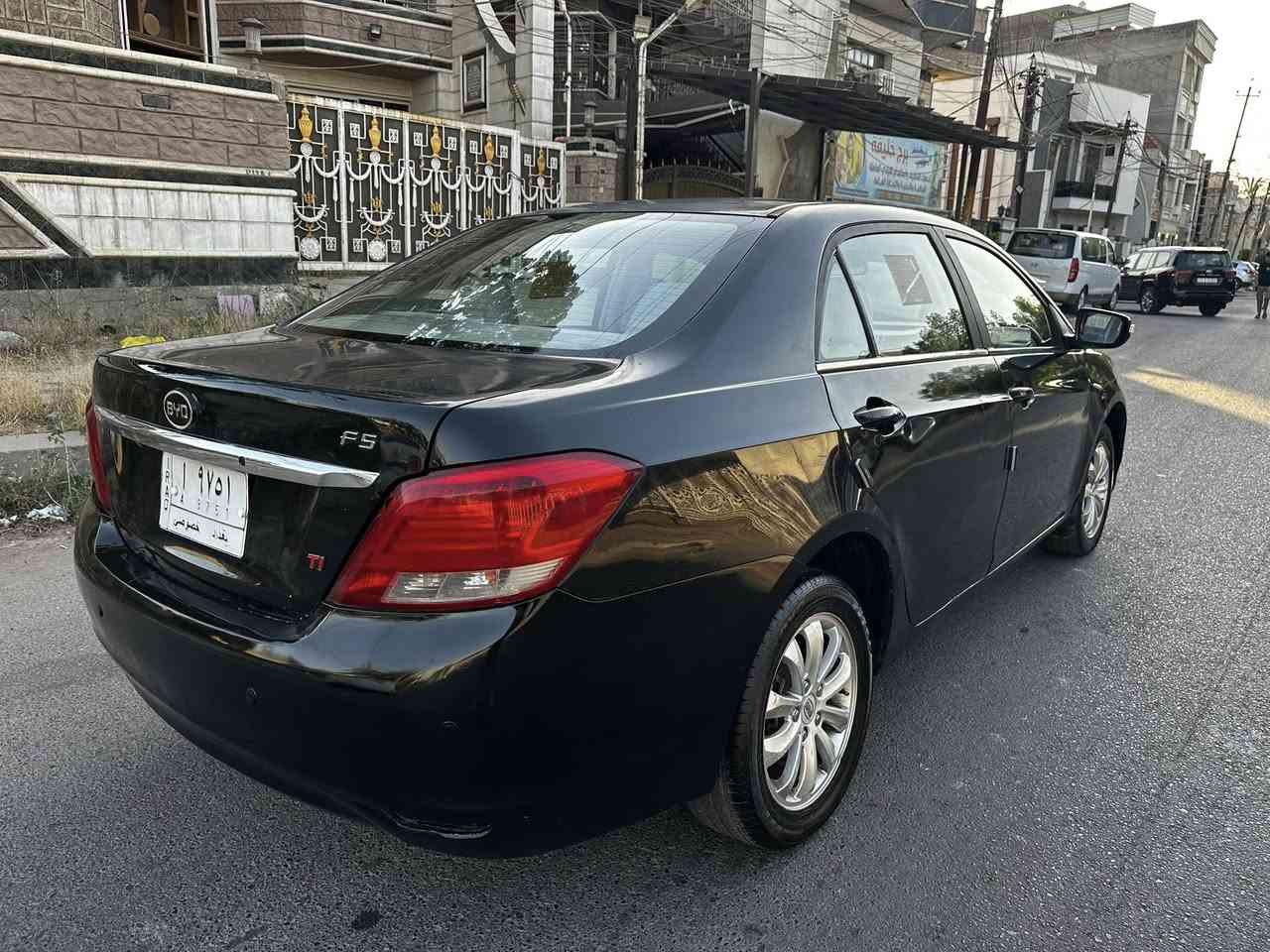 ***********
بي واي دي f5 موديل 2014 محرك كير تيوتا كورلا بيكاجو 1800 المرغوب السعر 55 ورقة  سيارة محرك كير تبريد تدفئة غرفة كله جديد رقم  بغداد مميز رباعي مشروع وطني تحويل مباشر سنوية جديدة سيارة بيها صبغ مكانات قليلة بصمة كشنات جلد شاشة كامرة فول تحكم ستيرن حساسات خلفية اشاير مري المكان السيارة  الصليخ ال ٦٠٠ للاستفسار هذة رقمي ***********
