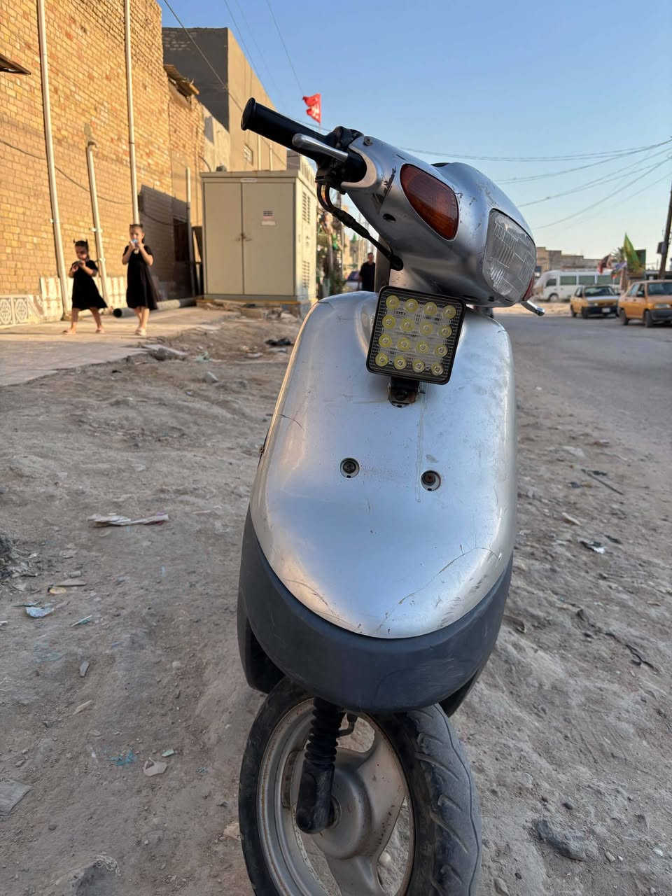سلام عليكم زعره خطين للبيع مفتوحه بوشه وبستم اصليات  مره وحده نكره سلف كهربايات  شغاله السعر250 وبيها مجال  للتواصل ***********
