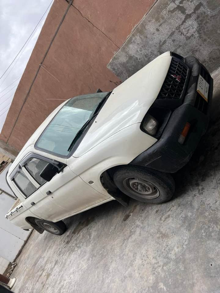 مستر بوشي 2002.  مزاياده
صبوغ عام  كركوك 
سعر 42
***********
***********
