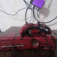 للبيع XBOX 360 نضيف مابي اي نقص السعر 100وبي مجال بسيط حك جيه للستفسار...