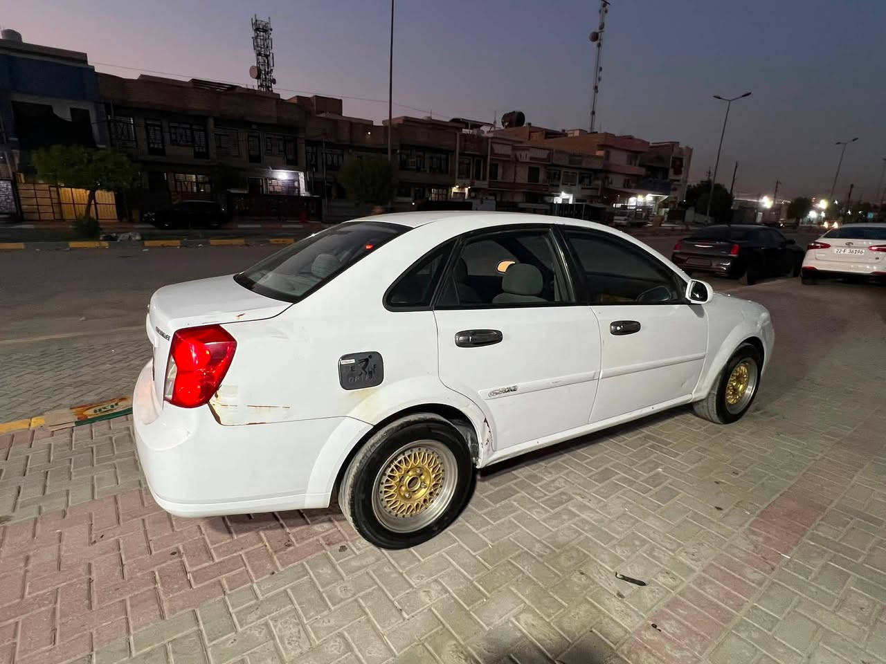 أوبترا لون ابيض رقم بغداد
بيها فقط جاملغ امامي ايمن صبغ والباقي بدون صبغ بيها رصعات بسيطه 
كير ومحرك الحمدلله   محرك مجفت بس بيها شويه تنقيص 
تبريد شغال 
غرفتها كلش جديده 
السعر ٦٨ ورقه وبيها مجال بسيط 
مكان بغداد الغزاليه تحويل ثاني يوم 
***********
