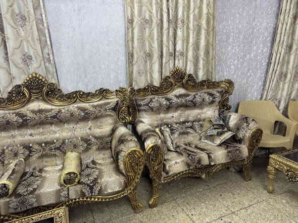 للبيع تخم ونص  ملكي 15 مقعد مستعمل قليل السعر 900 مع المجال القليل ***********
