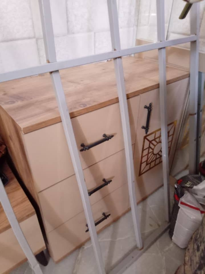 الغرفه275بيها ضرر المرايه وكعت بس تنشد ومراية الكنتور مجال بسيط لشراي مكان ديوانيه سدير 
دوشگ جديد ب١٢٥ وبي مجال


**إذا كنت صاحب هذا الإعلان وتريد حذفه لأي سبب، رجاءا أرسل رسالة إلى الدعم الفني**