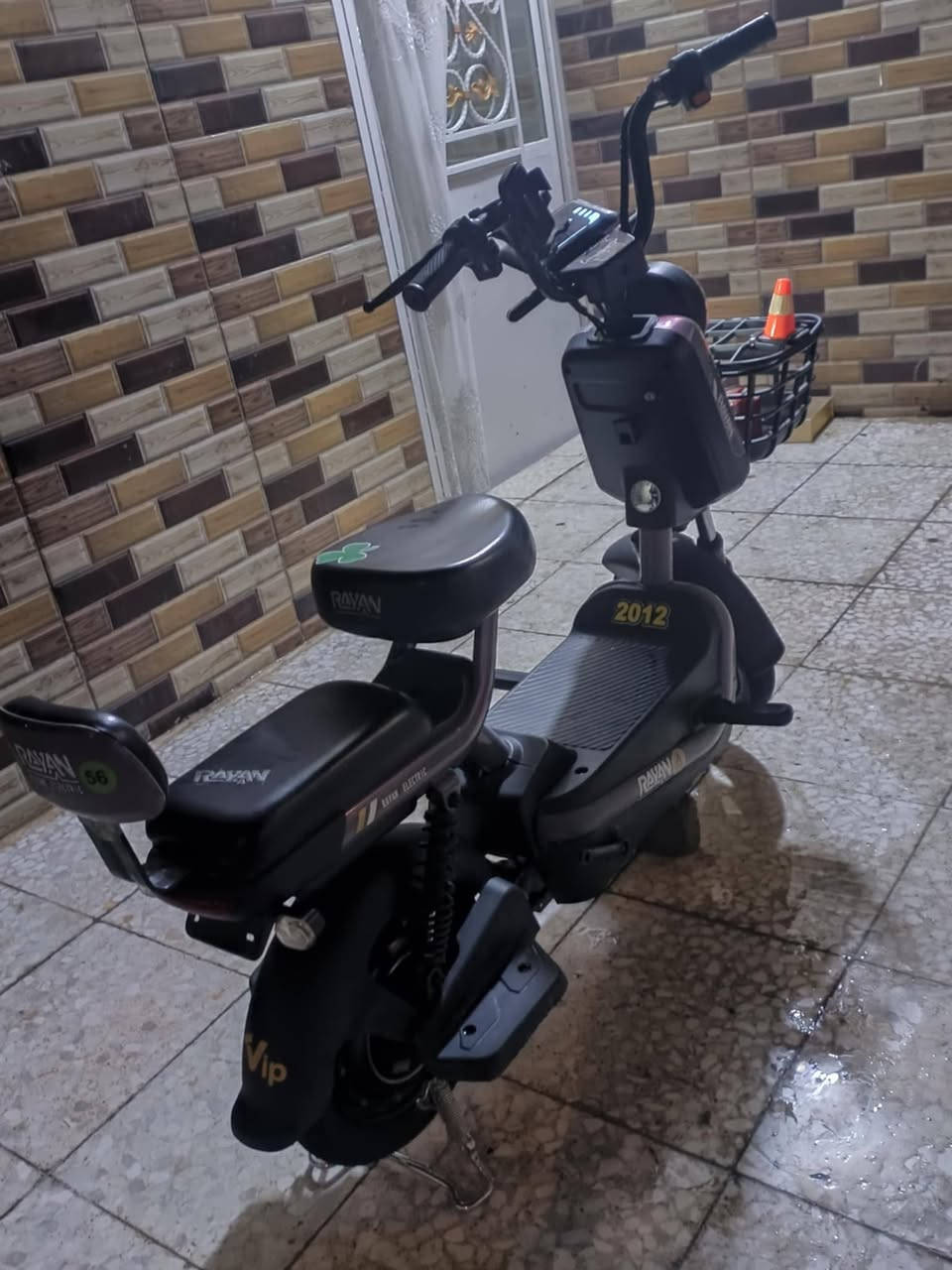 السلام عليكم دراجه نوع الريان دراجه ٤ بطاريات كبار بيه نضام ال بارك. دراجه سرعته ٤٥ درجه خير من الله جديده تخبل شخط مابيه ماصارلي هواي من نزلته وعليه ترتيبات حلوه سبايدر شغال الشحن مالته يطول هواي اشاير لايت عالي ناصي
بغداد الشعب
السعر ٣٥٠ وبيه مجال قليل
*********** خابرني واتساب أو ماسنجر خطي معلق
