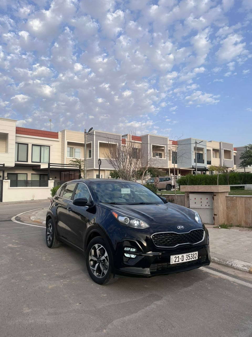 بسم الله الرحمن الرحيم
سبورتج ٢٠٢٠
لون اسود
مكينة ٢٤٠٠
كفاله عامه من الصبغ
بيها بارد باب الصندوق
مكان سياره ديالى خانقين
سعر ١٦٧ بيها مجال
***********
