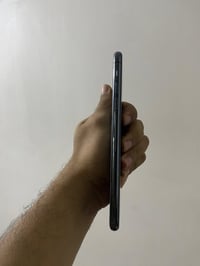 آيفون ١١ برو ماكس • ٢٥٦ • نجف