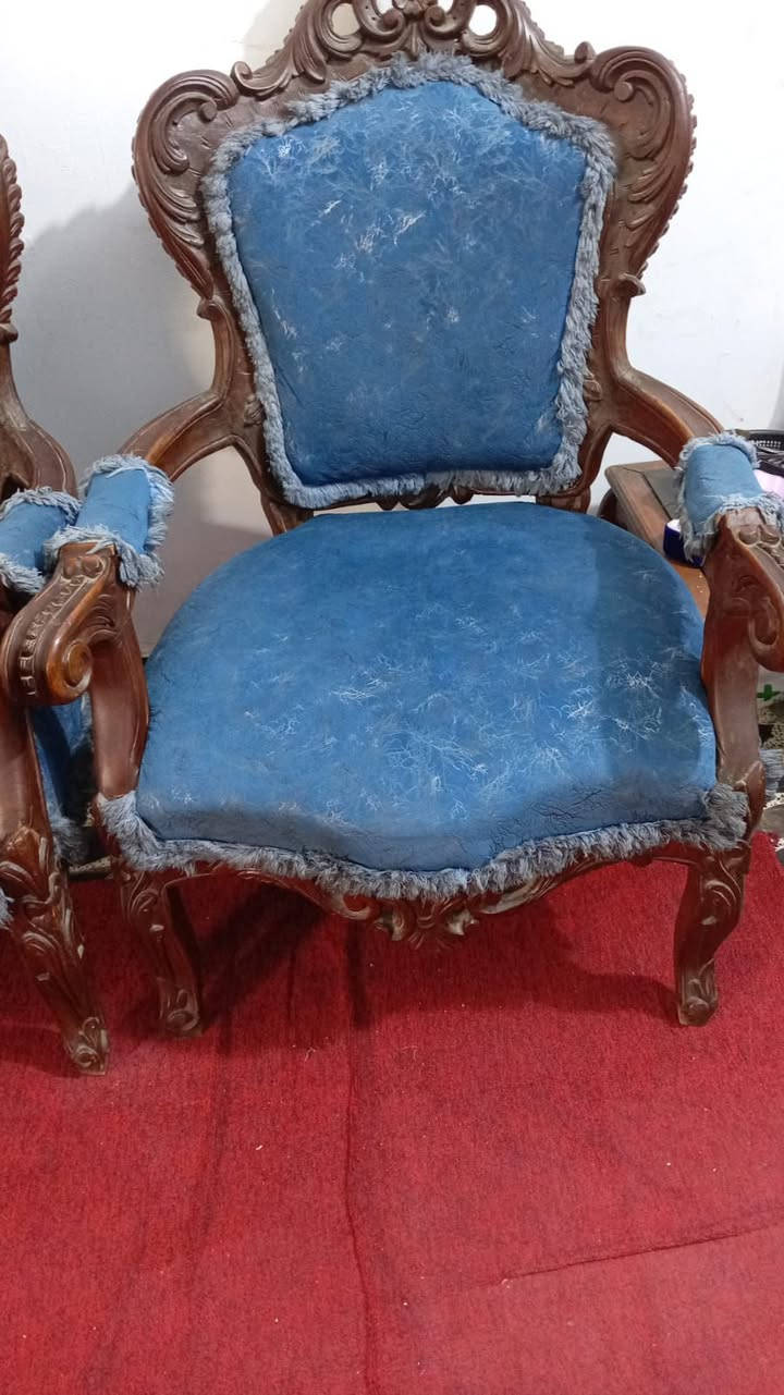 تخم  ١٠ مقاعد للبيع مع فاترينا. السعر ٣٥٠


**إذا كنت صاحب هذا الإعلان وتريد حذفه لأي سبب، رجاءا أرسل رسالة إلى الدعم الفني**