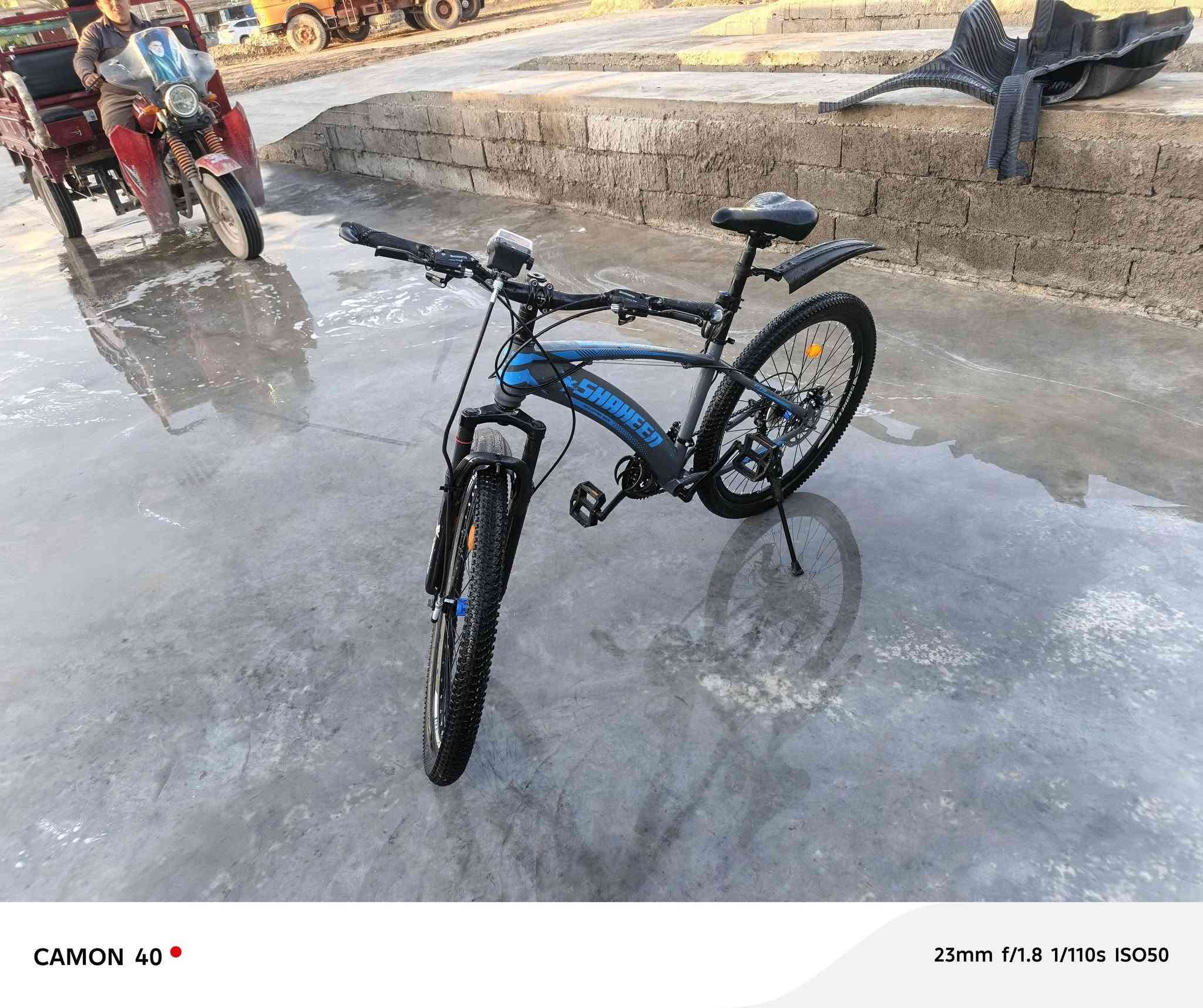 السلام عليكم
بايسكل ياباني جديدأصلي ماركة شاهين
كيرين الامامي3 والخلفي7 يدأت كير شفتات
بريك بنزات أمامي خلفي سعر200
***********
