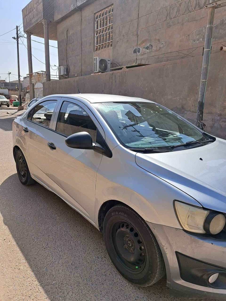 السلام عليكم 
شفرليت سونك 2012 خليجي 
السياره بأسمي و سنويه لل27 و مصفرة غرامات 
مشروع وطني تتحول بكل المحافظات 
مكينتها البلاديه بدون تحوير و حجم المحرك 1600
بيها 3 قطع صبغ
و بيها عته بالنمره الرابعه . تمشي طبيعي و تذب نمرها طبيعي و تصليحها بسيط بدون فتح كير 
السعر 58 و بيها مجال و العطل ينزل من السعر ابيعها على وضعها 
مكاني البصرة /ابي الخصيب
*********** /واتساب ابو الخصيب, البصرة
