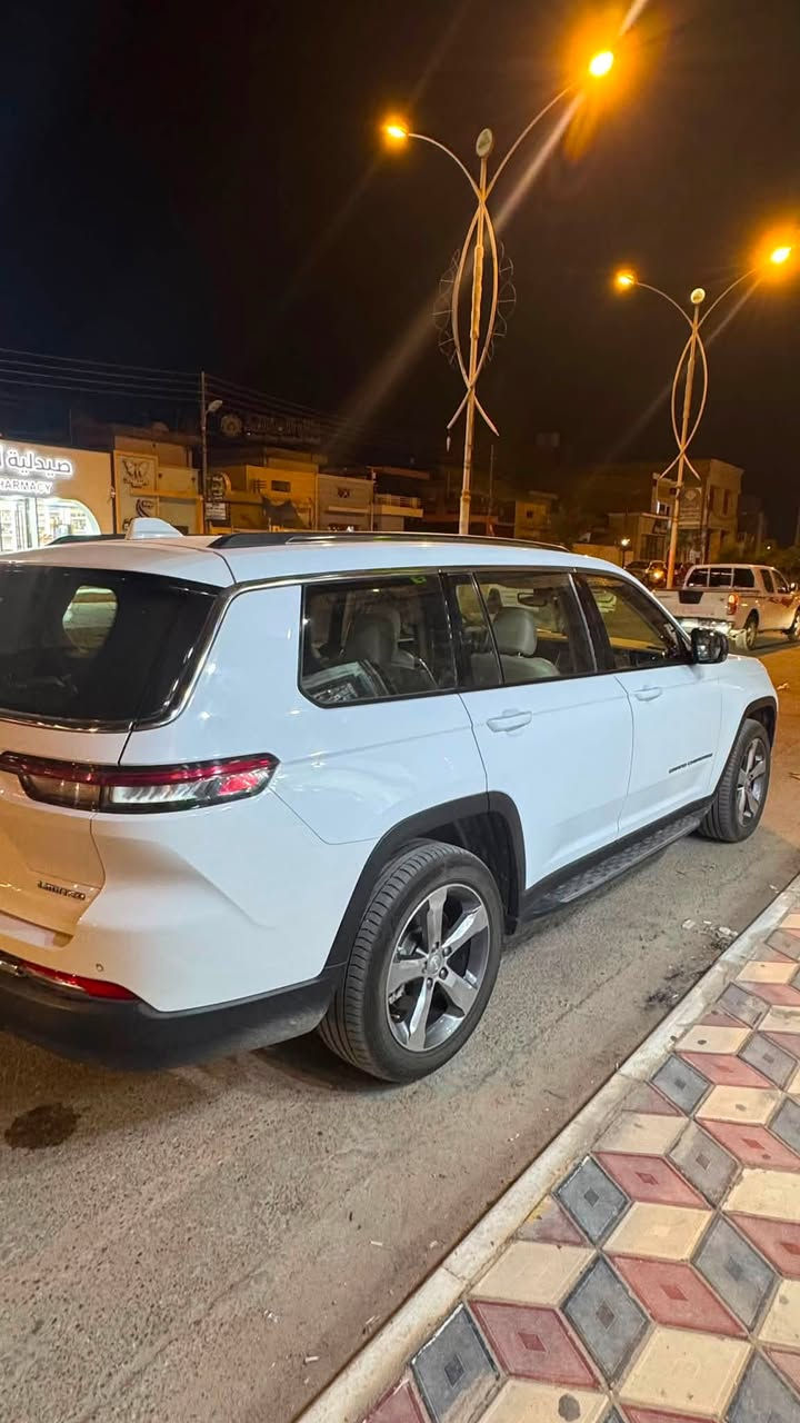 للبيع او مراوس باحدث
جيب الشكل الجديد فئة لميتد مواصفات

١- بانوراما

٢- قيادة ذاتية

٣- محرك ٣٦٠٠ / ٦ سلندر/ كير ٨ سرع

٤- دواخل بيج جلد ملكي 

٥- ماشية ٩٥ الف كيلو 

٦- حرة رقم بغداد 

مكان السيارة / الناصرية 

السعر ٣٤٥ ورقة وبيها مجال قليل 

للاتصال   ***********
