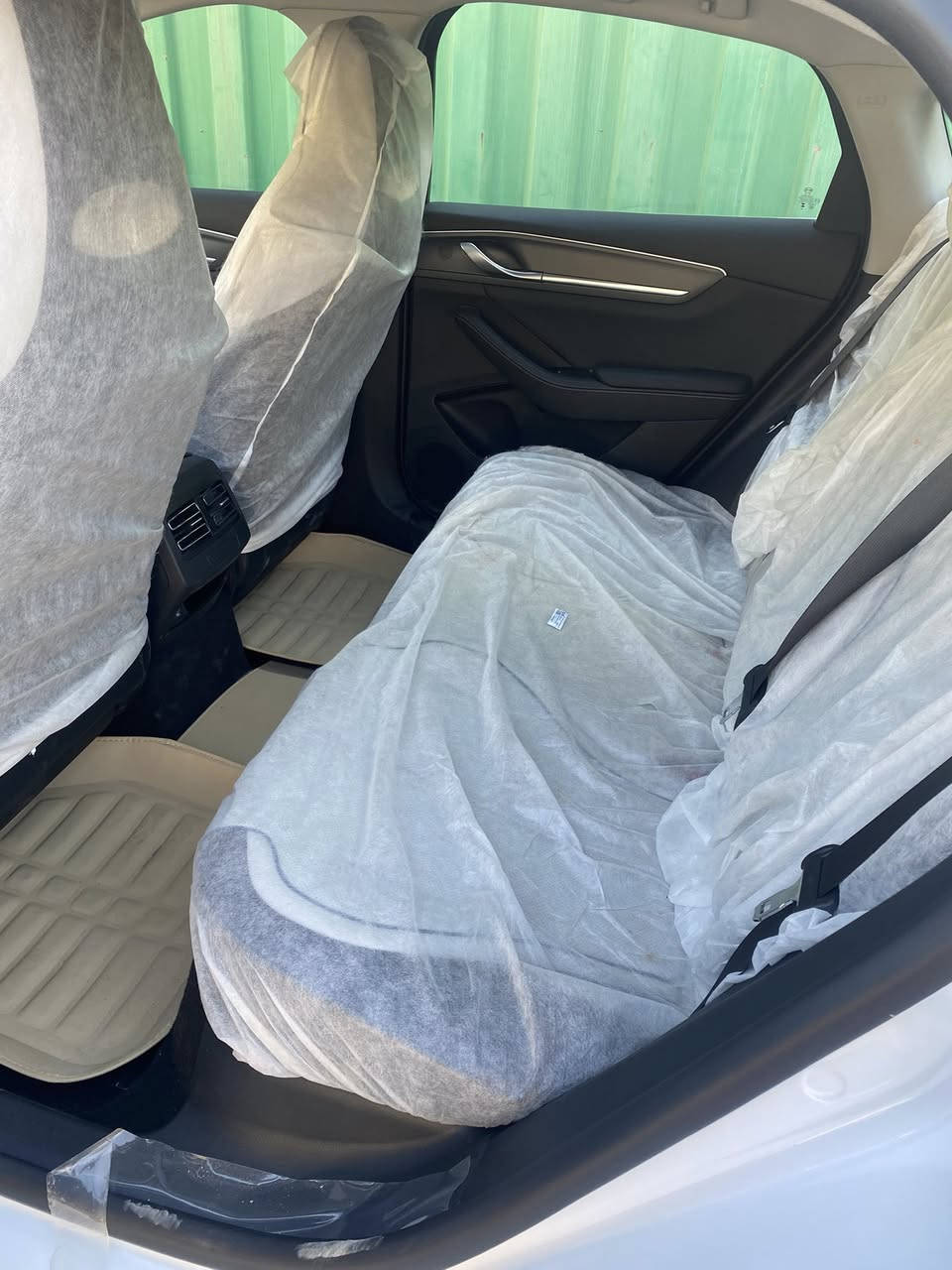 سلام عليكم سياره البيع موديل 25ماشيه شي قليل 1000 ماشيه  مالبيت تحويل ثاني يوم موصفات معروفه مكان سياره بغداد السعر ١٩ونص مليون وبيه مجال شي قليل ***********
