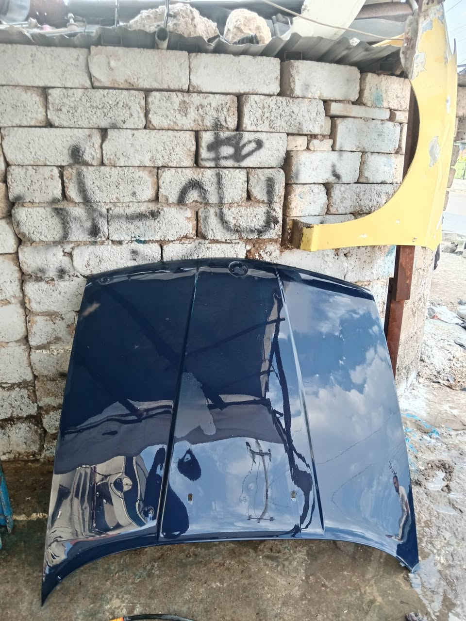 السلام عليكم بوندBMW 525 مال كصه بلا ضرر بلا صبغ شرط الشراي يتصل ***********
