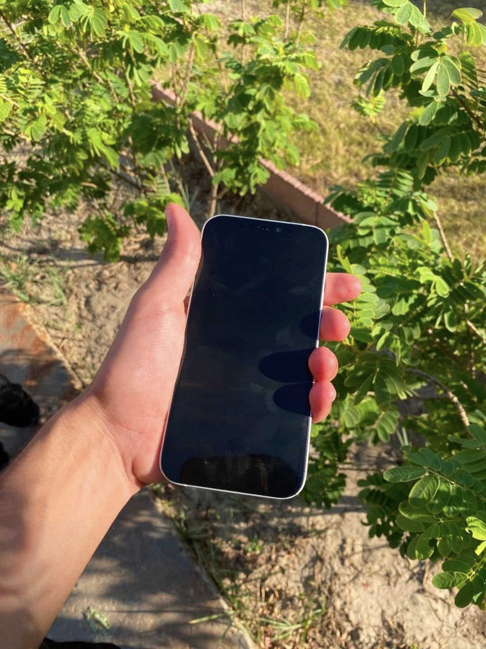 السلام عليكم ايفون 12 عادي ذاكره128 شاشه وبطاريه بدله100 نوعيات زينه نموذج M   السعر 265 وبي مجال رقم تلفون***********
