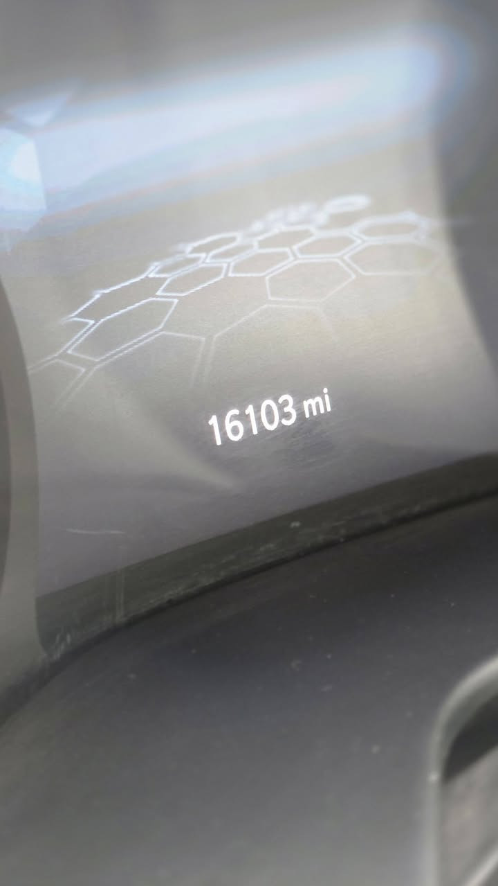 سلام عليكم جيب كمباس 2023 ماشية 16 الف 
بدون رقم حادثة موضح بصور 
السعر 135$ ورقة وبيه مجال بسيط
***********
