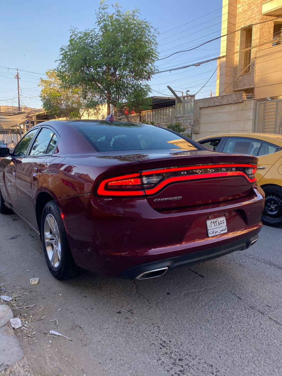 السلام عليكم دوج جارجر 23 sxt وارد امريكا ماشيه 25 mi بصمه تشغيل وأبواب وحساس خلفي  وكامره دواره وشاشه كبيره محرك 3600  حادثها تبديل بنيد gt رقم انكليزي *********** واتساب
