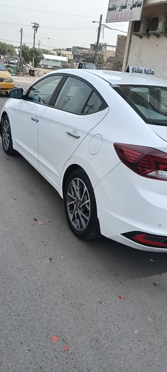 الانترا 20 خليجي فول ماشيه 47 الداميه لاماميه مبدله ولخافيه مصبوغة وبالسنور طلع عندي بابين مفتوحات بس مابيهم ضربه ولا تبديل صار الها عندي 5 سنوات سيارة كلش جديده تكحيل بيها بكد الاصبع بالبنيد وبلباب واضح كلشي البتصوير ولسونار مكان سياره بغداد السعر 165 للستفسار ***********
