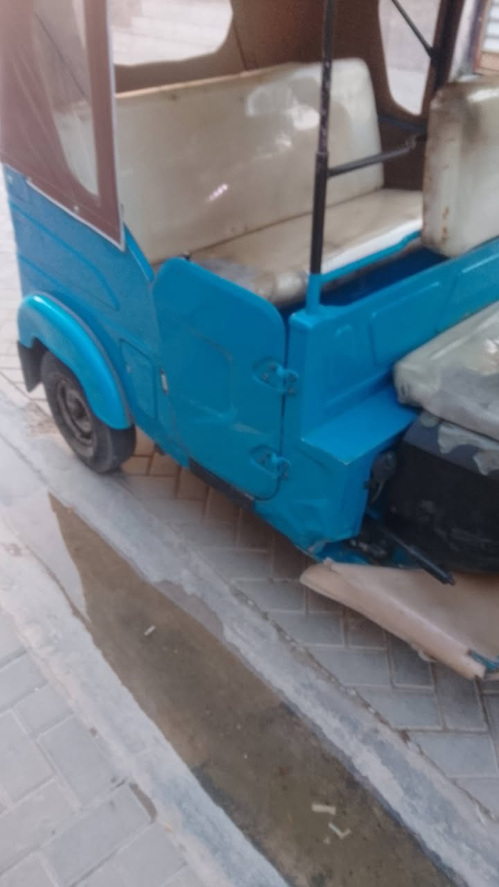 السلام عليكم تيك توك موديل 21 تيك توك لا تنقيص ولا تبخير بدلي بيها بوشه وبستم والسعر خاص بيها بس ضربه يم النبض ماجرينها على البارد قدام عينك***********
