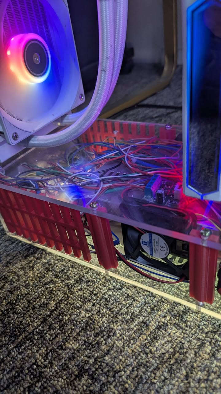 شباب خلي واحد يدعم الثاني ...... سويت جهاز تبريد ذكي ومتكامل لا يحتاج الى غاز ولا ضاغط ( كمبريسير ) يمكن الاستافده منه كملحق تبريد الأجهزة pc و الكونسل واجهزة الماينر الجهاز متاح للبيع لمن يهمه الامر يفيد كذالك طلاب هندسة التبريد والتكييف كمشروع تخرج

للتواصل خاص


**إذا كنت صاحب هذا الإعلان وتريد حذفه لأي سبب، رجاءا أرسل رسالة إلى الدعم الفني**