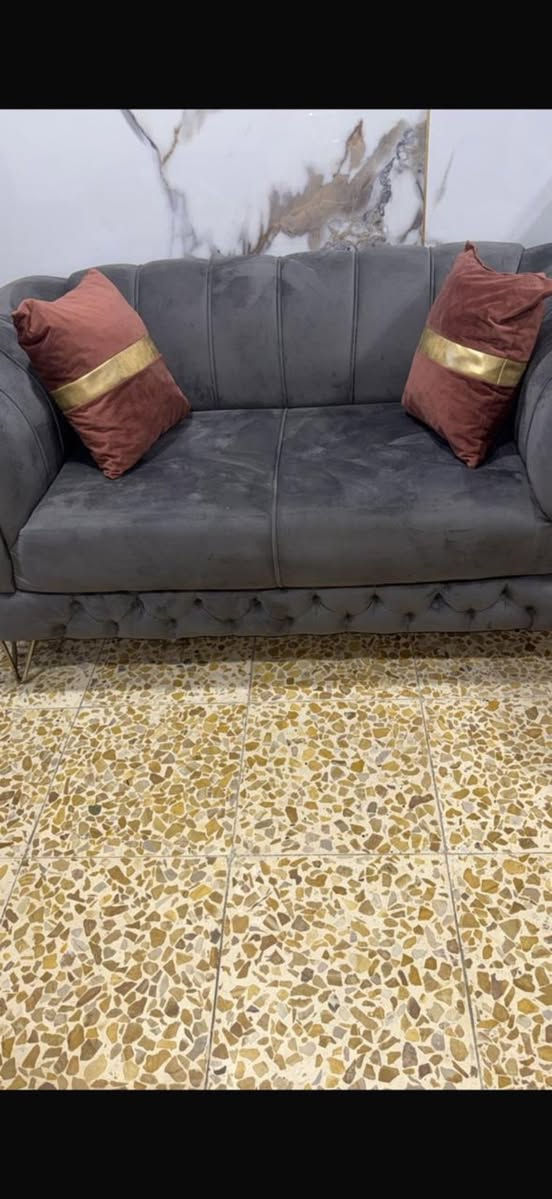 تخم 10 مقاعد كلش نضيف شغل عراقي الاتصال ***********
