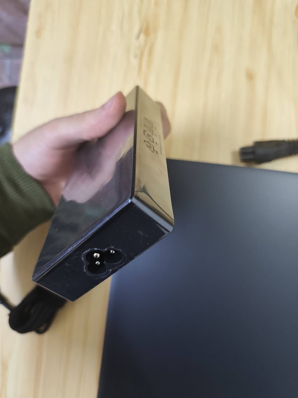 السلام عليكم
ASUS GAMING V16 2025 للبيع
الجهاز OPEN BOX مكفول من الشخط الواحد ومكفول من التراب بل منافذ ايضا الجهاز حالة حال وكالة بطاريتة 100% والملحقات بعدها ب تغليف الشركة 
المواصفات: 
كارت الشاشة: NVIDIA GeForce RTX 5060 GDDR7 (8GB)
المعالج: 
.Intel Core" 7-240H 
(احدث معالجات انتل المدعومة بالذكاء الاصطناعي)
وينافس معالج intel core i7-14700hx 
الرامات: 
(16GB) DDR5-5600
التخزين
SSD 1TB M.2 NVMe PCIe
حجم الشاشة ودقتها: 
16) WUXGA (1920 x 1200) display having 16:10 Aspect Ratio || 144Hz Refresh Rate
السعر مليون 850 وبيها مجال للشراي 
والجهاز مستخدم فقط 8 ساعات وتجي تفحص بيدك 
مكاني بغداد الصليخ


**إذا كنت صاحب هذا الإعلان وتريد حذفه لأي سبب، رجاءا أرسل رسالة إلى الدعم الفني**