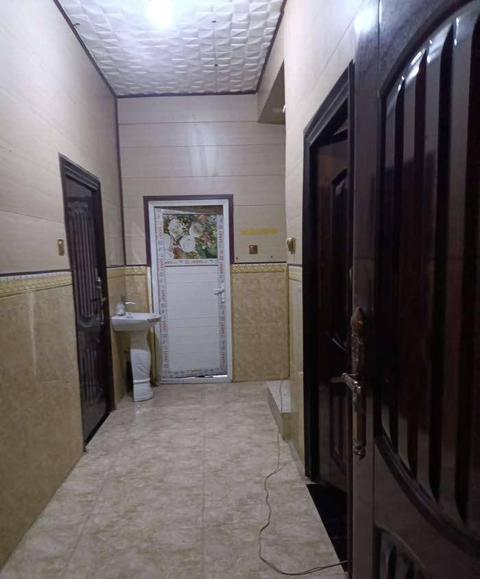 🏛️للايجار بيت طابقين 🏛️
في الجنينه قرب شارع التجاري 
طابقين 5غرف ستقبال مطبخ صحيات كراج يسع سيارتين2

سعر لايجار 750 
***********
