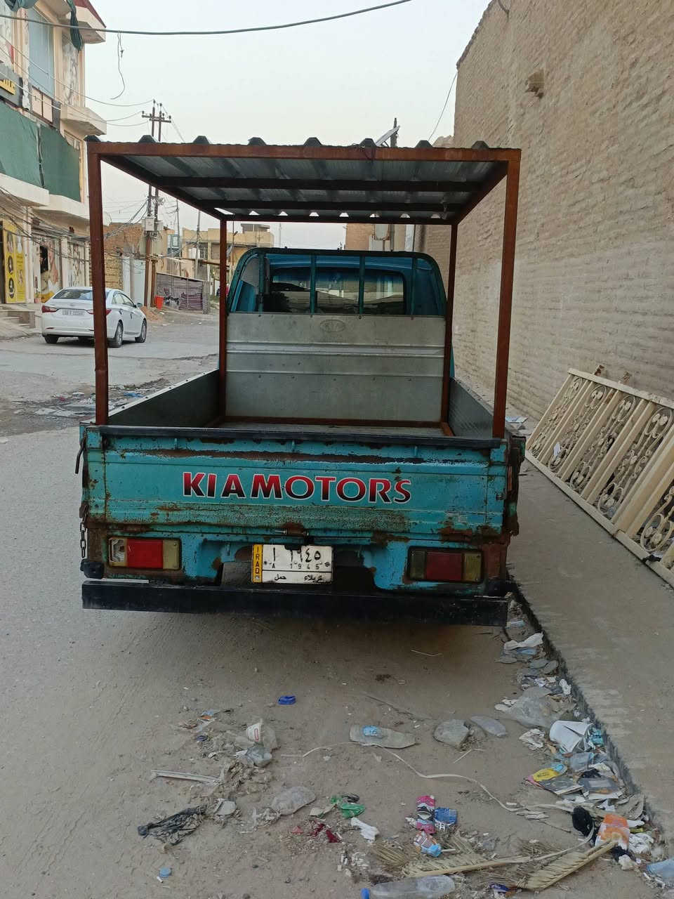 سلام عليكم موديل 93 السنوية لل 28 مداور مباشر سياره كلها اصوليه مابيها اي نقص فقط كشرها تعبان غير متواجد ع فيس فقط ع خط 
السعر 38 قفل ***********
