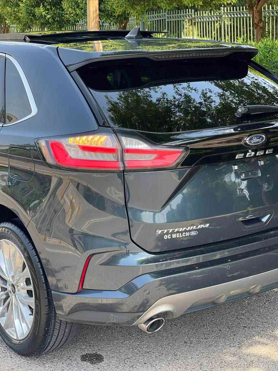 سلام عليكم 
Ford EDGE 2024 Titanium 
فول مواصفات ١/١ 
بانوراما 
شاشة تيسلا 
كشنات تدفي و تبريد 
ضرر سيارة فقط بنيد 
رقم كاتي ترقيم شيمالي 
مكان اربيل 
سعر ١٥٣ ورقة مجال 
رقم صاحب سيارة *********** 
واتساب موجود أربيل, العراق
