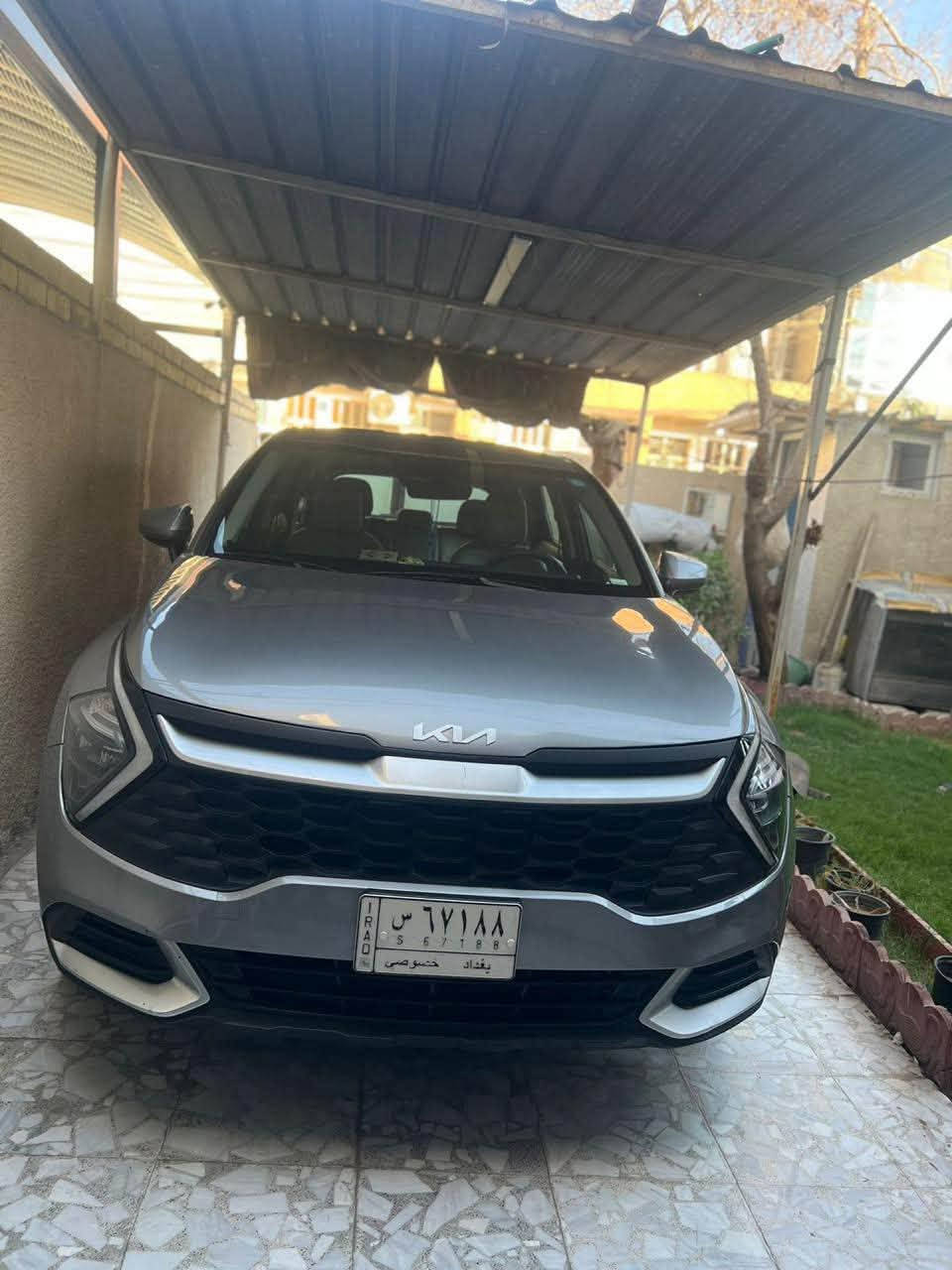 السلام عليكم 
***********
 سبورتج 2023 امريكي
3 قطع صبغ بيه بنيد خارج العراق 
وبيها بابين بغداد
السياره ماشيه 60
رقم انكليزي بغداد
مواصفات عاديه 
السعر 175وبيها مجال قليل
المكان بغداد شارع فلسطين
***********
