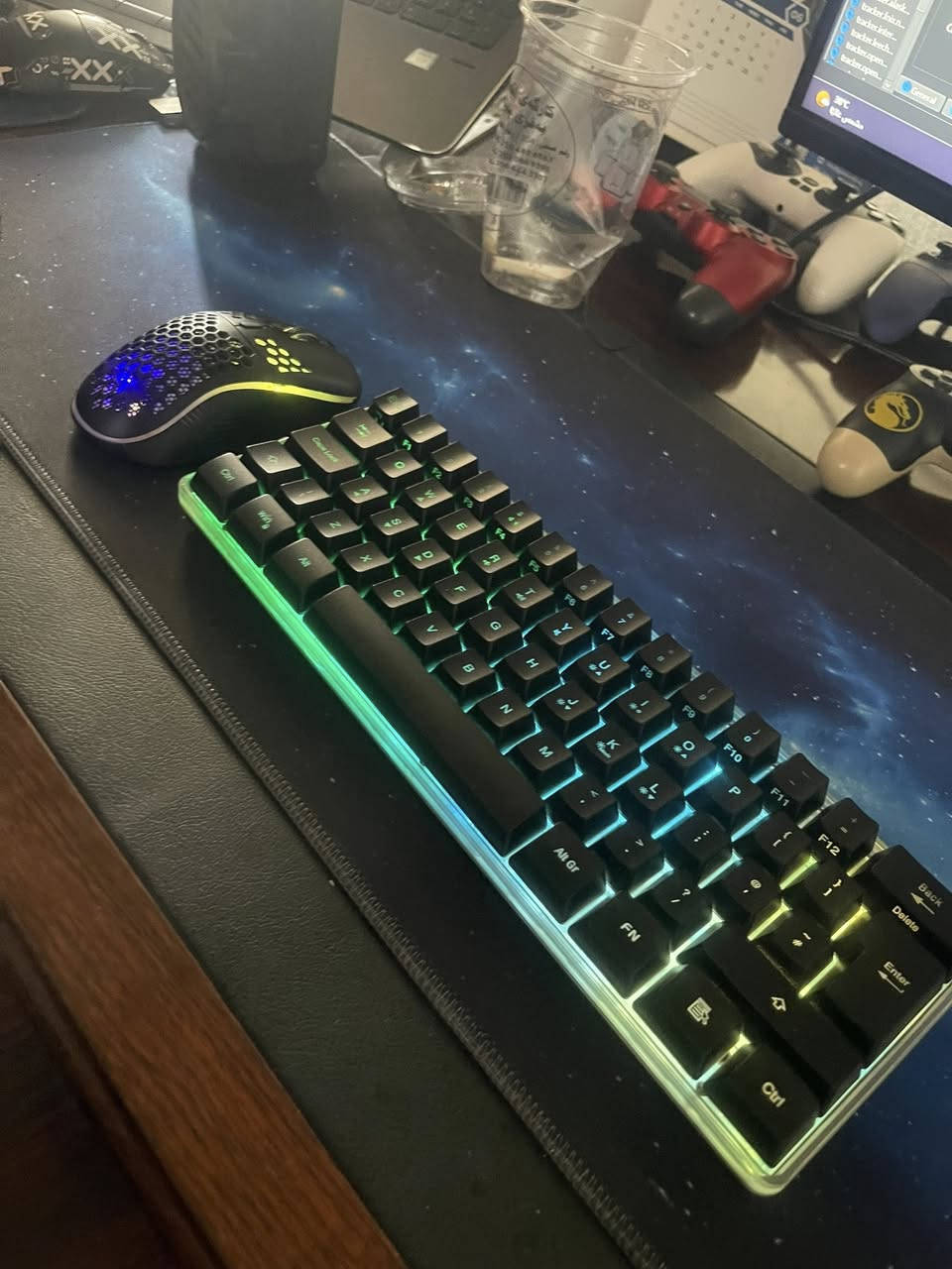 Keyboard Mouse Redthunder K62
سێتی کیبۆرد و ماوس بە یەک دۆنگڵ ئیش دەکەن واتە یەک دۆنگل هەردووکی ئیش پێ دەکەی شتەکی راقی ە جوانە

نرخ سعر : 35000


**إذا كنت صاحب هذا الإعلان وتريد حذفه لأي سبب، رجاءا أرسل رسالة إلى الدعم الفني**