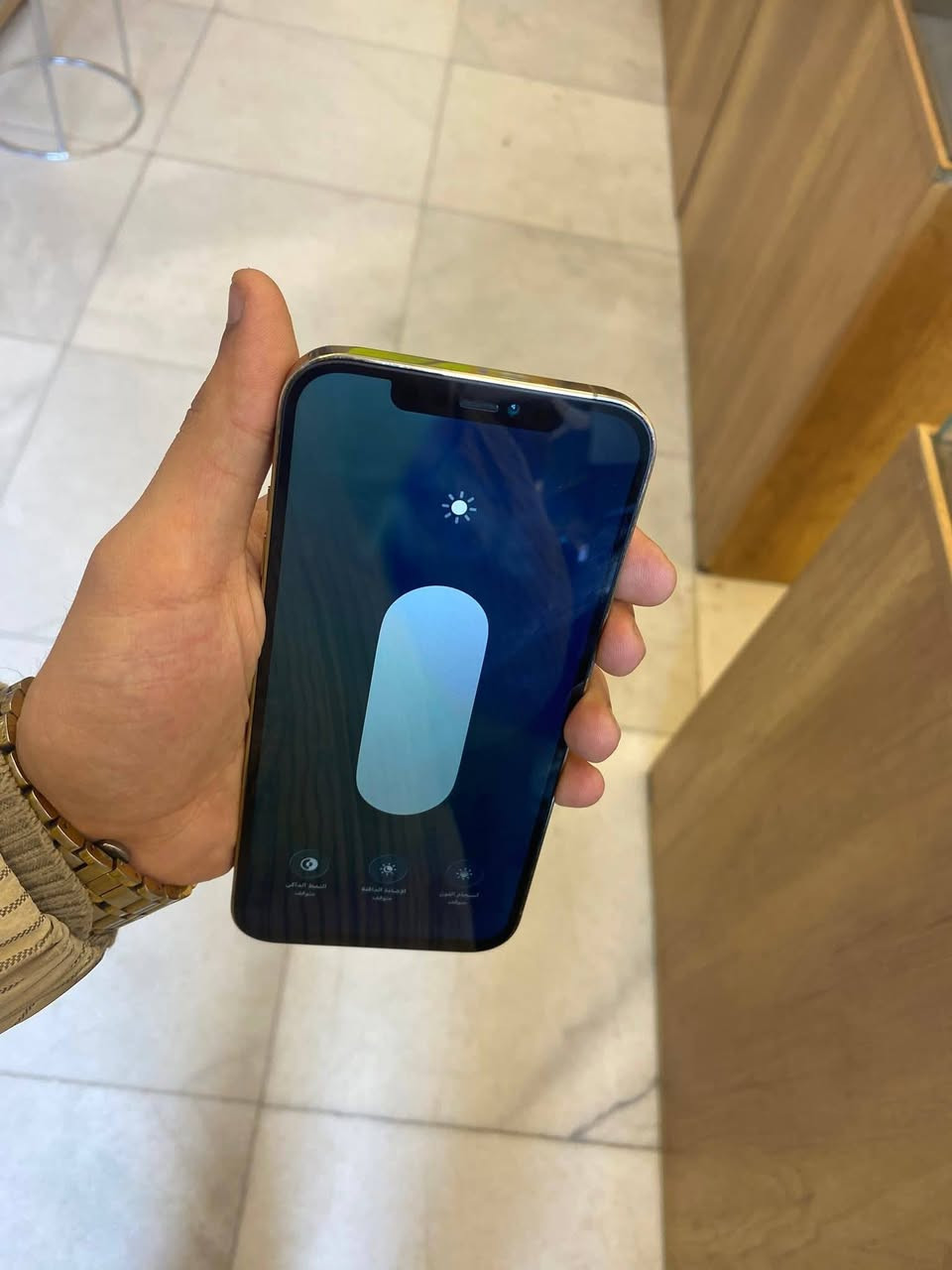 13 برو ماكس للبيع سعره 325 قفل ممتفوح ولا ابدل بي شي تواصل وتساب فقط ***********
