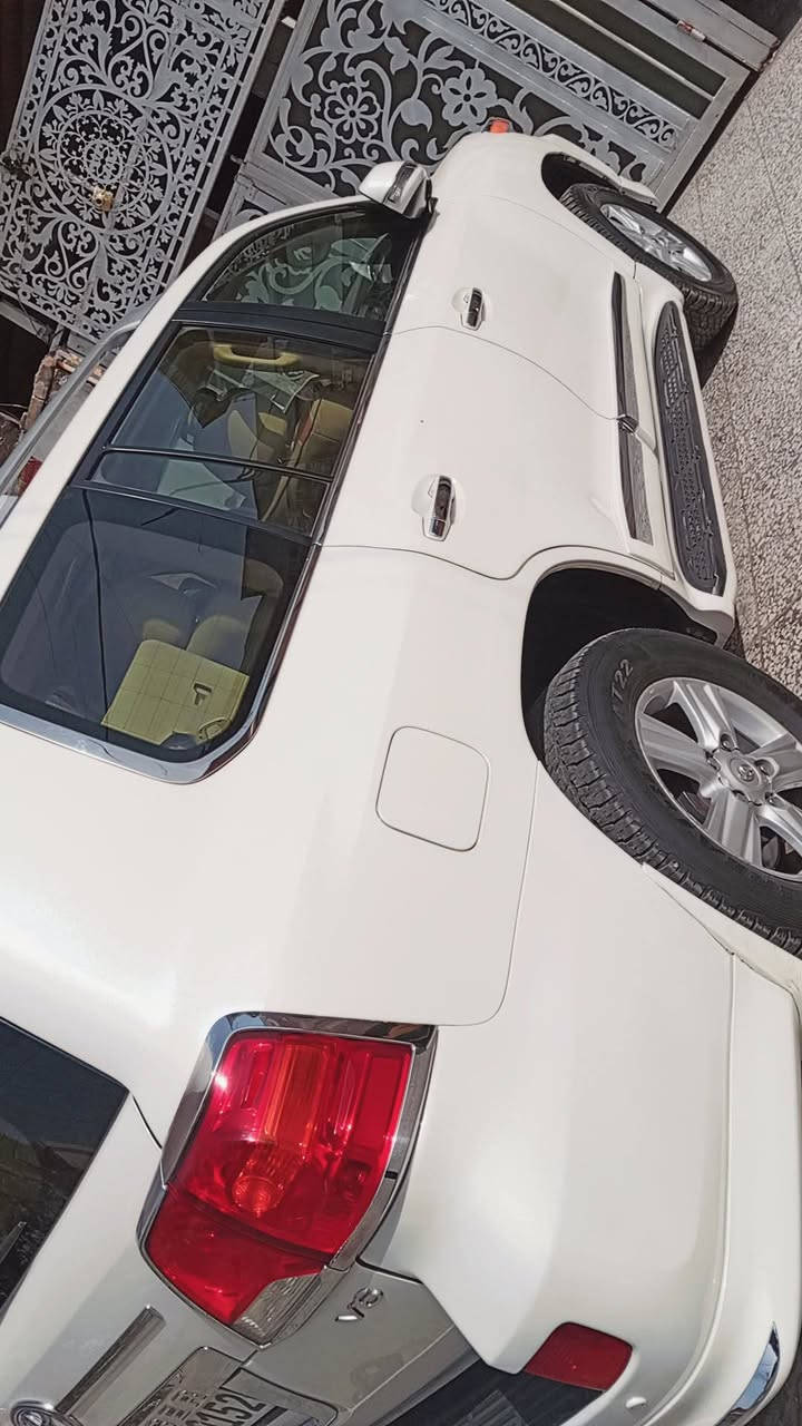 لاندكروز موديل 13 بريم صدفي نظيفه حيل مال بيت استخدام شخصي جلد حساسات فتحة تشغيل عن بعد ترحيب تخم تاير اصلي زنون  وسونار بين كل شي محرك كير مكفولات السعر 375 وبيها مجال ان شاء الله هاتف ***********
