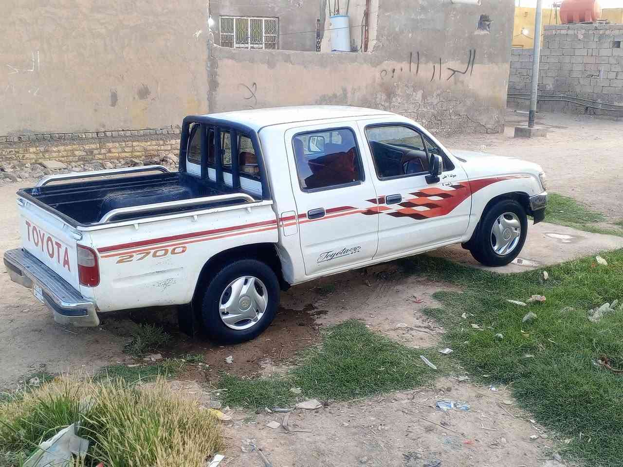 السلام عليكم بيكم جمرة للبيع موديل 1998سياره مكفوله من العيب الشرعي ومن تجيه  ومن الكلبه ومن الاصوليات رقم البصره الماني سنوية بعد ما منتهيه كهربيات كله شغاله تخم تاير جديد داخلة الحمراء دوشمه جديده 
محرك وكير مكفولات  العنوان ذي قار الرفاعي السعر 70وبيها مجال اتصل على الرقم 
الاول ***********
الثاني***********

