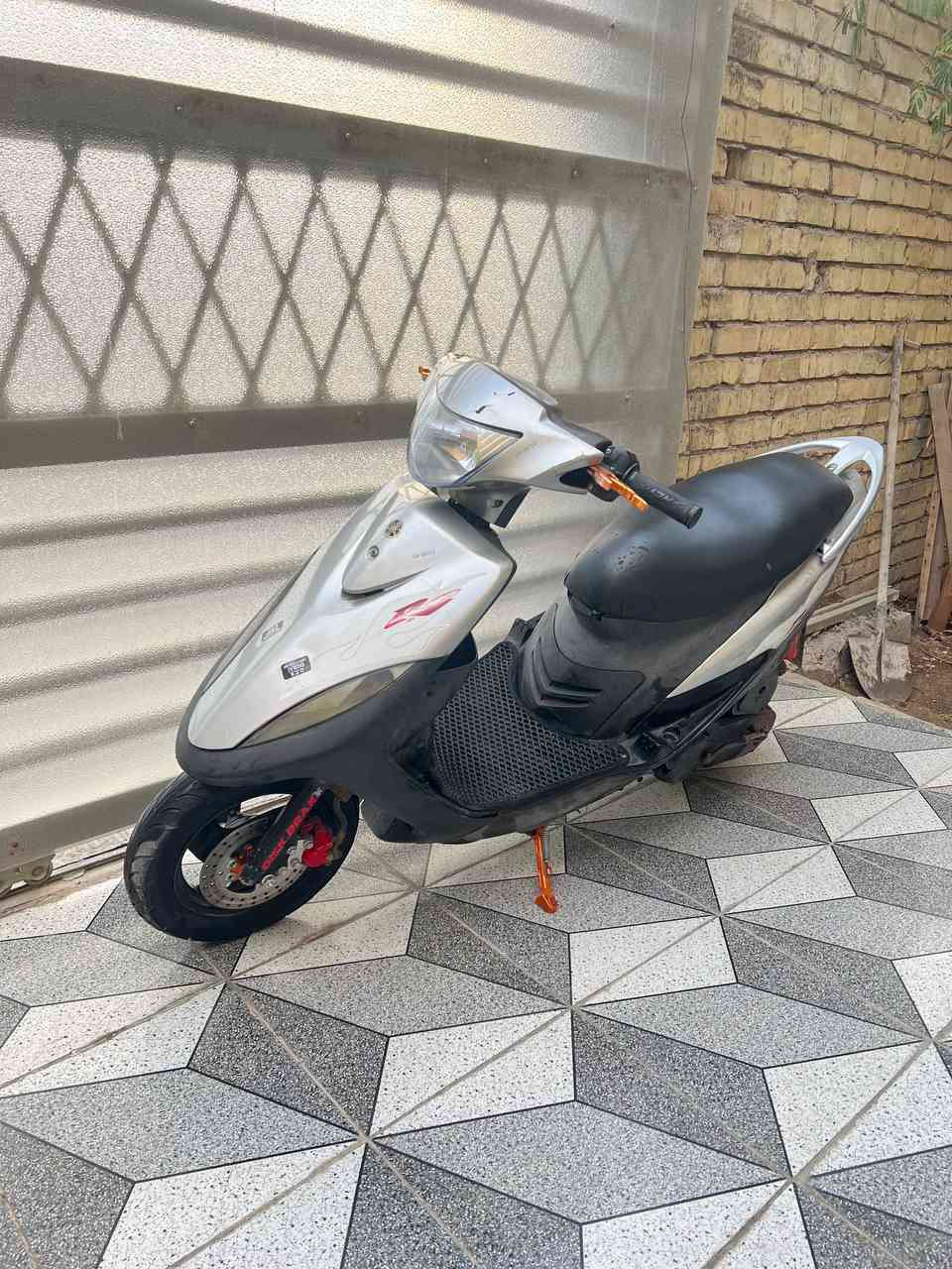 سلام عليكم شباب ماكس عدله للبيع دراجه بلاديه من ناحية مكينه برغي ممفتوح بيه واضمنه ألك نكره بصلف بأي وقت سعر 700 مكاني فلوجه *********** 🫴🏽
