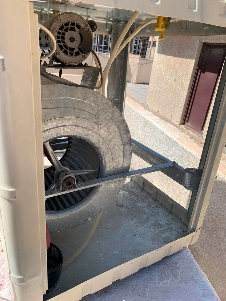 مبرده جديده نضافه ١٠٠/١٠٠ دفعها قوي هواها بارد خير من الله السعر ١٥٠ الف ***********بغداد الدوره
