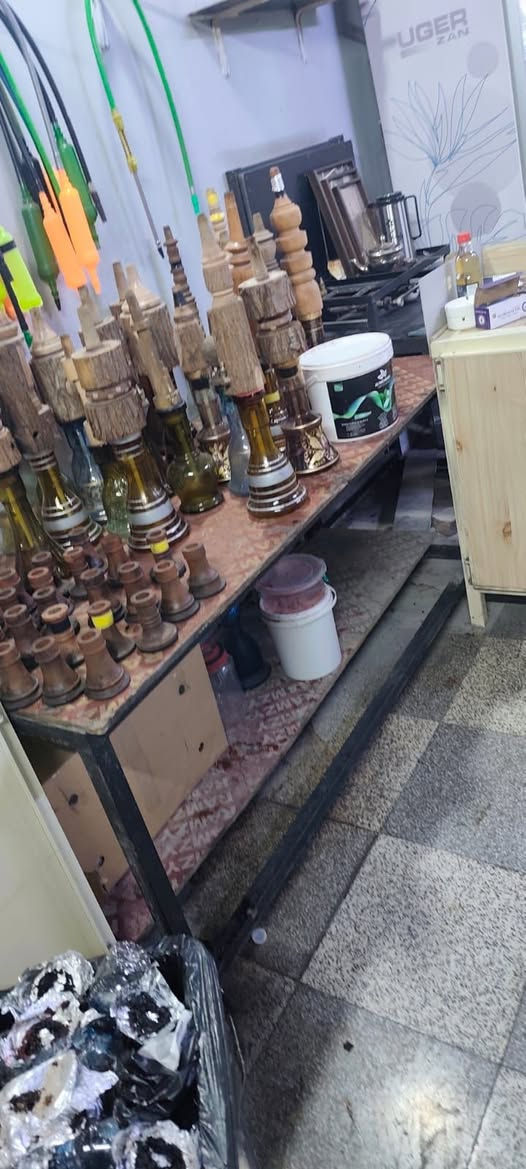 سلام عليكم 
للبيع تخم كامل ومتكامل يكفي 40 شخص، مستعمل شي بسيط جداً وأخو الجديد (نظيف كلش كلش وما بيه أي عيب) نضيف.

​✨  ترتيب فخم ويملي العين.

​✨  كالجديد تماماً، إسفنج ومقاعد قوية ومريحة.

​💰 السعر: مليون و100 ألف دينار فقط!....

ايضآ اراكيل  مجموعه الي يحب اخذ اراكيل  شلعه وحده الوحده ب ٨ تجي كامله ما نقصهه شي انتصلو ع رقم ودللو ***********
