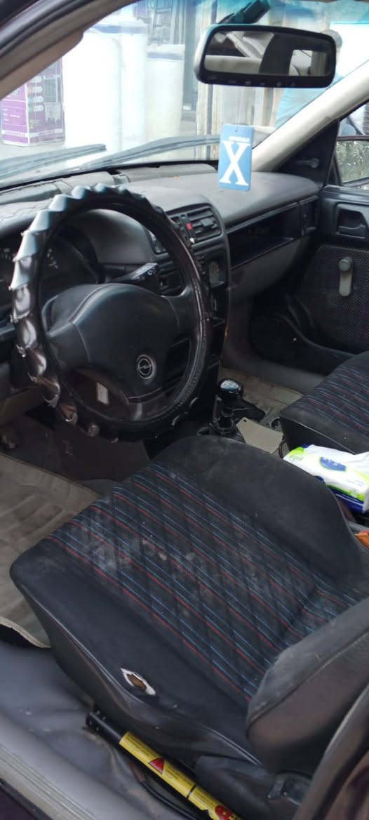 اوبل فكتره ١٨٠٠
موديل ١٩٩٠ جاهزه محرك نظيف حداديه تخم تاير ترايك وين متحب تطلع 
السعر ٣٠ ورقه مكان السياره بابل قضاء الكفل 
للاتصال ***********
***********
