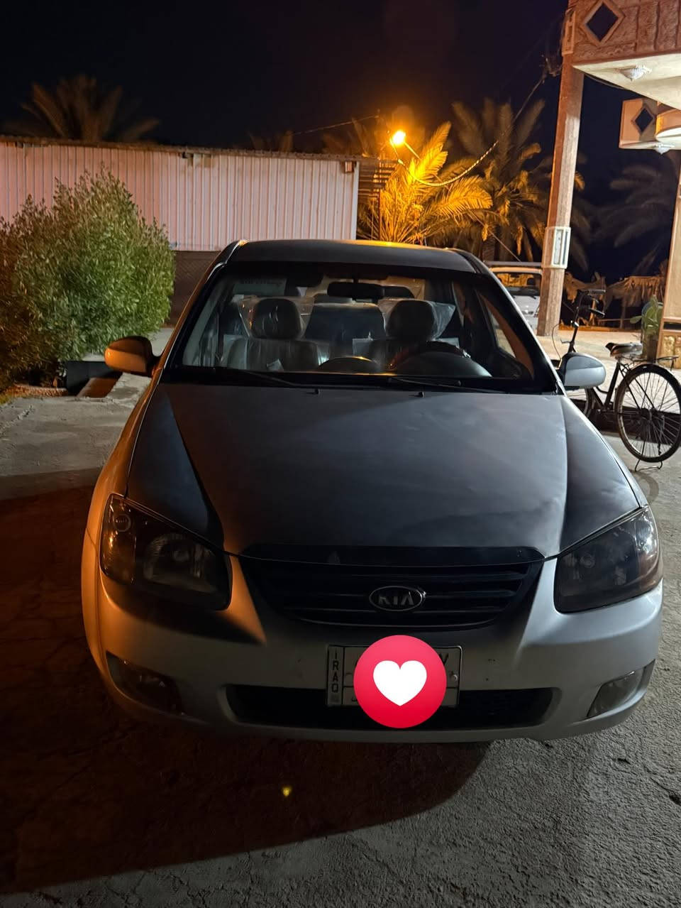 السلام عليكم 
للبيع كيا سبكترا 2009 بيها صبغ شبر بالبنيد وشويه بالجاملغ والباقي كفاله ماشيه 170حقيقي مكينه كير تخم تاير حداديه تبريد تدفئه  كفاله سياره جديده مكاني كربلاء الحسينيه سعرها 100 شده وبيها مجال قليل ***********
