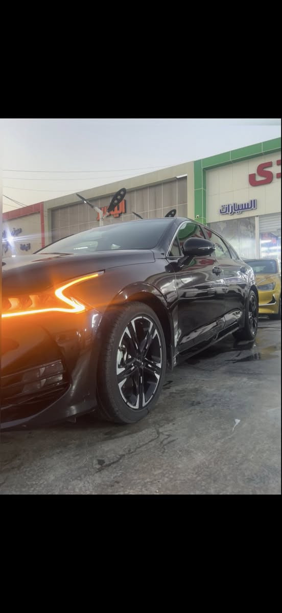 السلام عليكم 
سيارة k5gtlin اسود مديل 2023
سياره جاهزه من كلشي تنكر سلف وترايك للبصره 
تخم تاير جديد 
ماشيه 33الف فقط ماكو بهيج مديل هلكد ماشيه 
سياره اني مستوردها بسمي وعلى ايدي 
حادث السياره 
باب السايق والي وراء جبت مال شركة وشديتهن بدون لاصبغ ولا تعديل يعتبر فتح وشد  
وابيع هاذا موجود الي تعجبه هله بي والي متعجبه تشوف الاحسن منها انشالله كلمه طيبه صدقه 
رايدها ب15500يعمي شده و55ورقه وما اعتقد اكو هيج سعر 
شراي اتصل ***********
سونار موجود بيها 
البجم والجاملغ الخلفي وباب صدر مصبوغ برى يعني مو اني صابغه ب امريكا مصبوغ
مكاني بغداد شارع فلسطين
