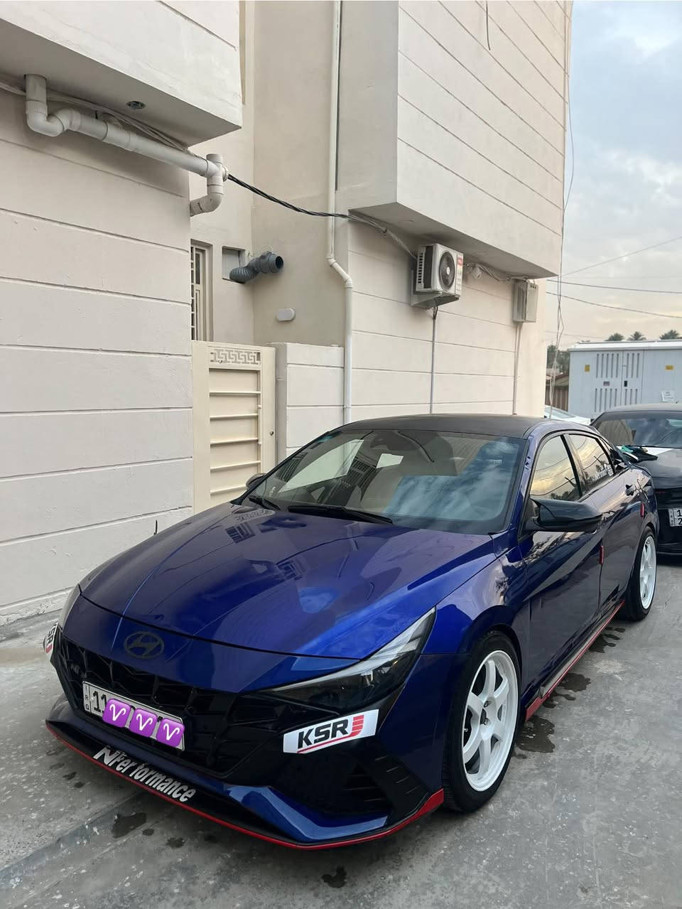 سلام عليكم اخوتي الانتره N للبيع او مراوس ب جالنجر
مواصفات ال N المعروفه (كوريه✔️)
فول عده الفتحه
موديل 2022 
رقم بغداد بسمي تحويل ثاني يوم
مكينه 2000 تيربو
5 انضمه قياده
تحديد مسار
كزوز سرعه وطلقات
شفتات استيرن تحكمات
كشن N بلادي
لد اصلي خلفي
تخم تاير جديد ويل جديد18
حادثه قطعتين مبدلات نفس لون جاملغ وباب 
وبيه رصعات مال تحميل بلقماره وسياره مابيه قطره صبغ
سعر 152 وبيه مجال شراي يتصل
اني مكلف بلنشر☑️
(  ***********. )اتصل او واتساب بي
ومكاني بغداد 
وتحياتي الكم الي تخدمه يجي يشوفه ويشلع عيوني ؟
