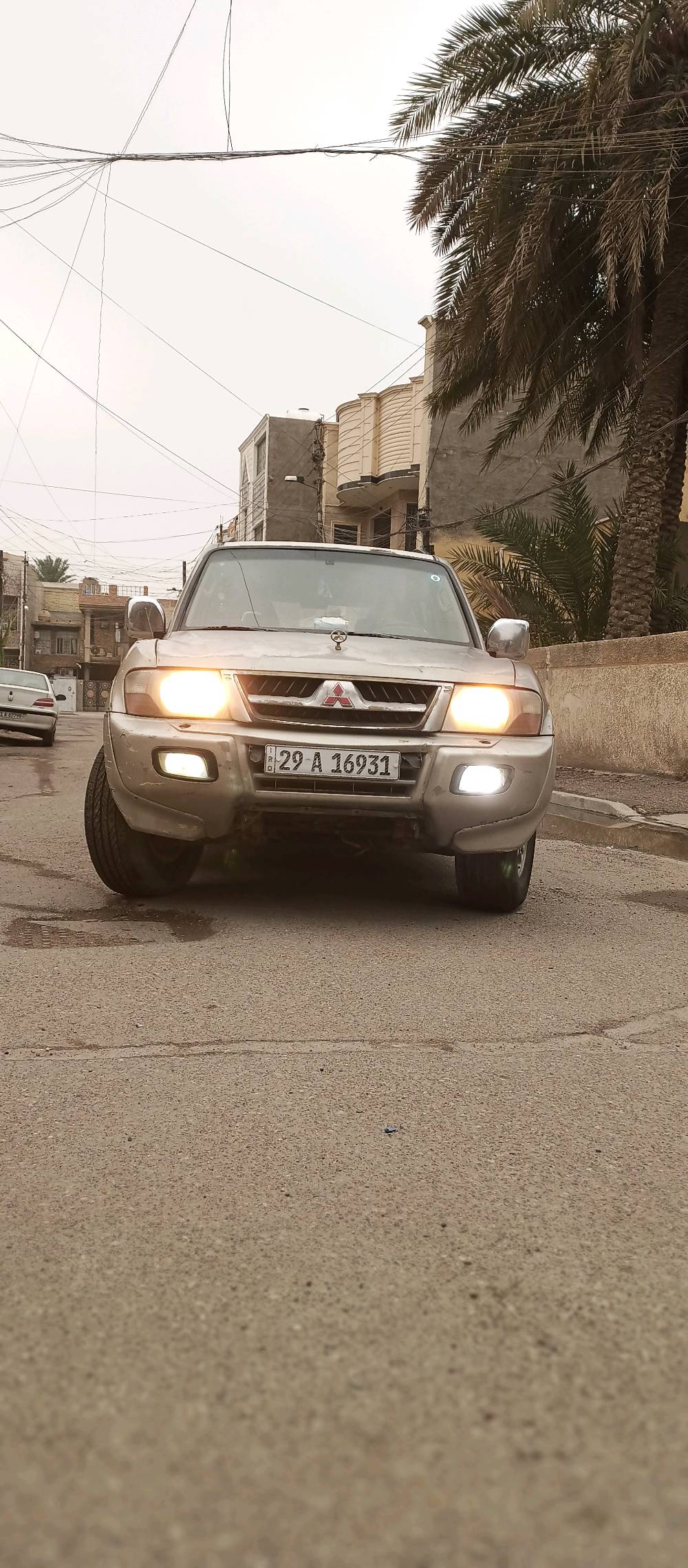 باجيرو موديل 2002رقم دولي باسمي محرك 3500 سبعه راكب ثلاث قطع تبريد مري شفط شاشه اندرويد تخم تايرات جديد فور ويل كامرة خلفية بيه جاملغ بصف السائق بدون حادث مكانهه بغداد الحسينيه السعر 85 وبيه مجال الرقم ***********