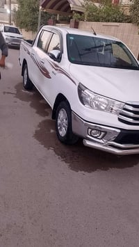 هايلوكس كويتي • ماشيه ٢٠٠٠٠٠ • مكفول كفاله