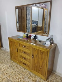 غرفه النوم للبيع جديد مامسخدمه هوايه صارله شهرين عندي الغرفه تفصال عرا...