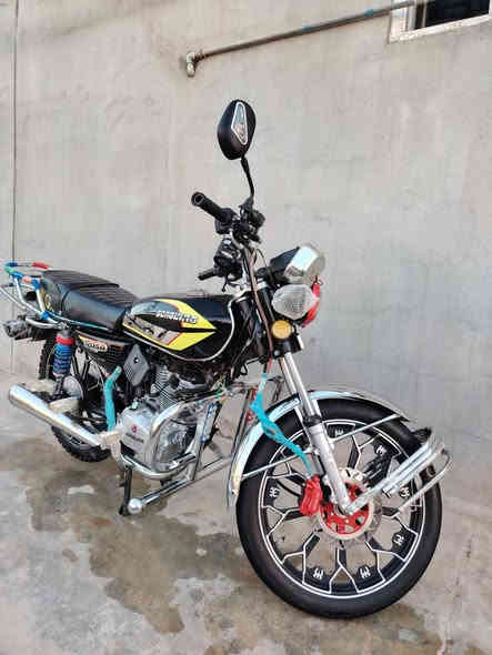 سلام عليكم للبيع موطور سونك الأصلي موديل 2024 تحديث 25 الباب الأول محرك مامفتوح شرط لايت زينون شاشة إلكتروني تايرات جدد وزن ثقيل اشاير كله شغاله لون اسود منفيس بي تانكي نفخ مابي نقص برغي كله شرط سويجات 3 سعر وريمونت دروعه  بي بكل مكان امبيثري بي وياله مصطره نشرات مجمبز مرتب حيل السعر 700 بي مجال قليل جدا مكاني الحويجه داخل *********** ملاحظة يرهم نقد وقصط.......
