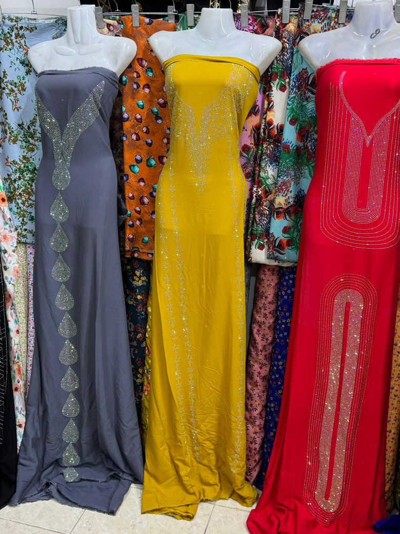 نقشات الطوال لون واحد
صارت سعره فقط 14.000 
كرستال الأصلي شرط القساله 
قطع راهي يتفصل كلوش ودبل كلوش 
توصلي ويانه خاص مجمع اقمشه ‏‪***********‬‏ @إشارة
