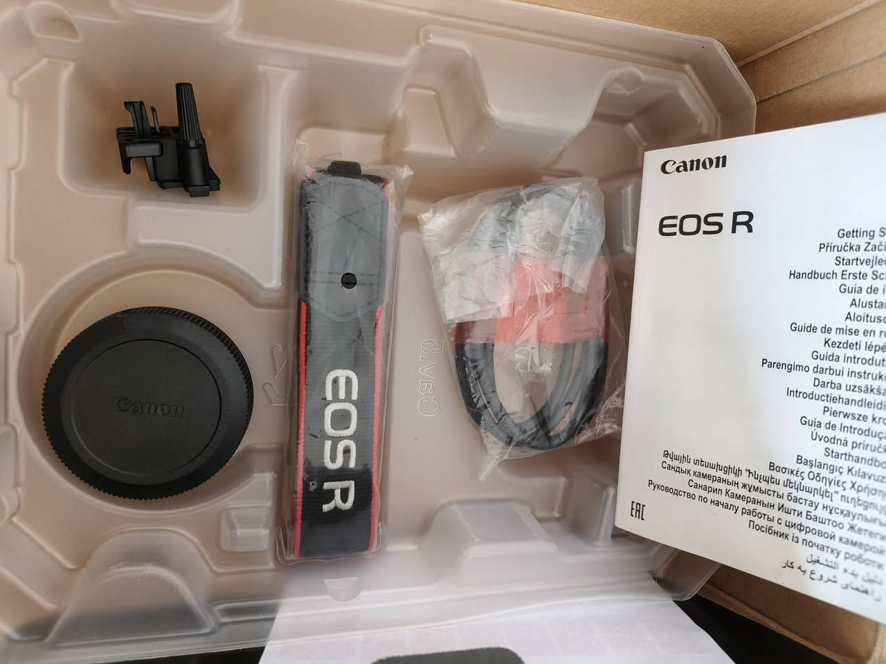 1.كانون  R . 
2.عدسه كانون فول فريم 24_105 . 
3.نك مايك هولي لاند m2 جديد. 
4.بطاريات الكانون عدد 6 اثنين مستخدم و4 جدد . 
4.فلاش كودكس v860 الإصدار الثالث. 
5.رونن MT2 يتحمل كيلو ونص مدعوم بالذكاء الاصطناعي وبي خاصية التتبع التلقائي وشحنه يدوم اكثر من 7 ساعات. 
6.انارة عدد ٢ بيبي لايت كودكس ار جي بي 12 مود عدد . 
7.ماسكة نك مايك جديدة. 
8.حقيبة تصوير ماركة Lowepro مع كافة ملحقاتها والجنط الصغيرة الإضافية بعدهه جديدة. 
9.حقيبة تنظيف مع كامل ملحقاتها  جديد . 
الكاميرا والملحقات بين جديد وبين مستخدم استخدام شخصي بنظافة 100٪.

السعر كلهم سوه ما ابيع مفرد ب 16 ورقة . 
(مليونين و500 الف) .


**إذا كنت صاحب هذا الإعلان وتريد حذفه لأي سبب، رجاءا أرسل رسالة إلى الدعم الفني**