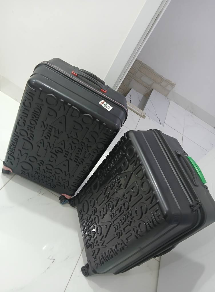 جنطه ماركه جديده للبيع....*********** واتساب
