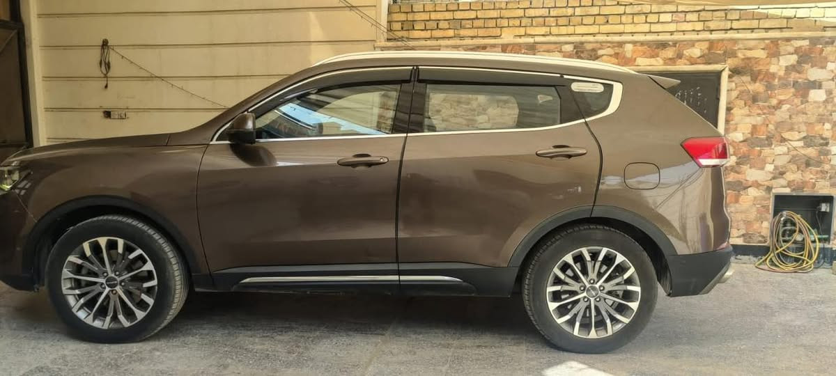 للبيع Haval h6 موديل 2020🚘🚘
السيارة ماشية 48 الف 
ملاحظة /  بدون صبغ بدون تبديل مكفولة 
يوجد شخط بالباب وضرر بالدعامية الامامية ظاهر بالصور خفيف جدا

السعر : علق بكلمة تم ويوصلك السعر بثواني 🤖🤖

✅ شاشة لمس وسطية
✅ نظام صوتي + بلوتوث
✅ أنوار LED / نهارية
✅بيها 4 كامرات تصوير 360 درجة 
✅ مثبت سرعة / نظام قفل مركزي
✅ نظام مراقبة ضغط الإطارات
✅ أنظمة أمان مثل ABS، ESP، مراقبة النقطة العمياء…  

للاتصال 
***********

لعرض سيارتك راسلنا خاص
