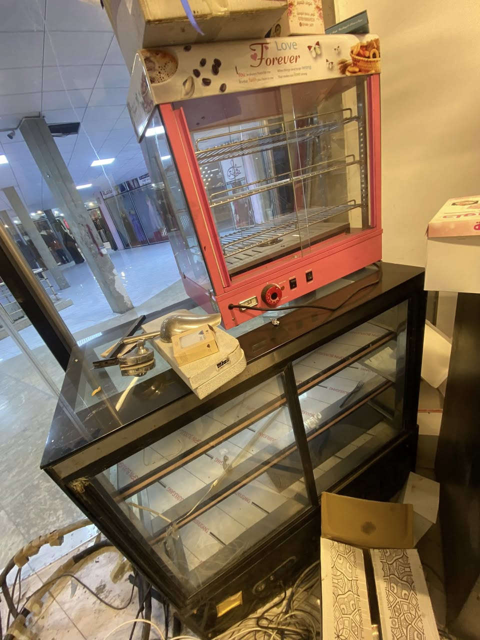 عارضة كيك
عارضة دونات حماية 

رفوف محل 

مبرده

مجمده 

استان كرزات سل إستيل عدد 2

كلهن للبيع 

للاستفسار 

***********

***********
