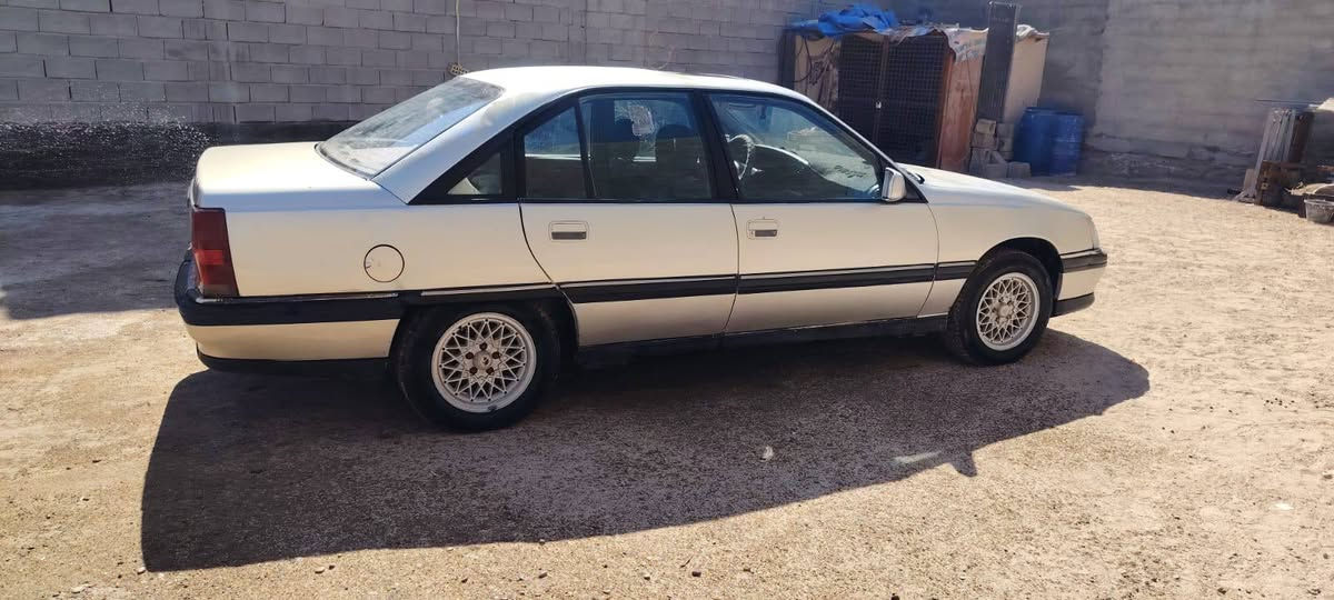 السلام عليكم ورحمة الله وبركاته
اوبل اوميگه موديل 93
رقم اربيل  سنويه ساقطه
اتعهد بتحويل 
جاهزه من كلشي شغل ومشي
السعر 33 وبيها مجال 
 
المكان الانبار فلوجه
رقم الهاتف ***********
